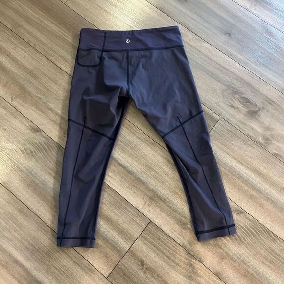 Lululemon Purple Athletic Workout Cropped/ Mesh Leggings Women 6 - Picture 4 of 5